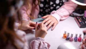 Una nail artist svela le 5 forme ballerina più trendy per unghie mani e piedi